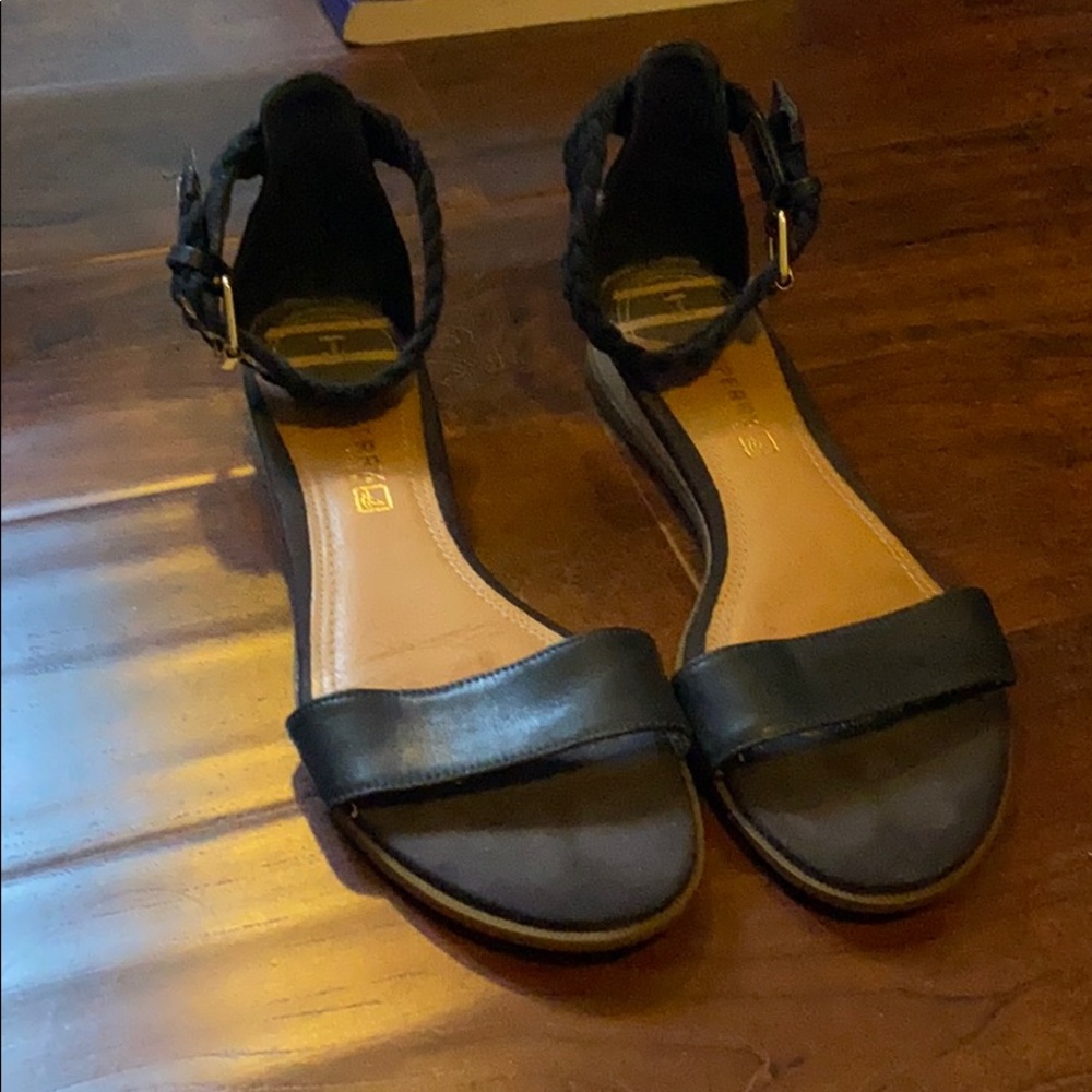 Sperry sandals